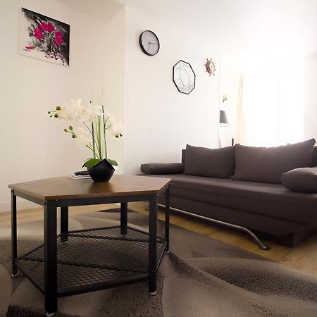 Triplex Lumineux A Cherbourg, Hyper Centre, 2 Pas Du Port & Vie Nocturne, Intendance Luxury Host Esterno foto