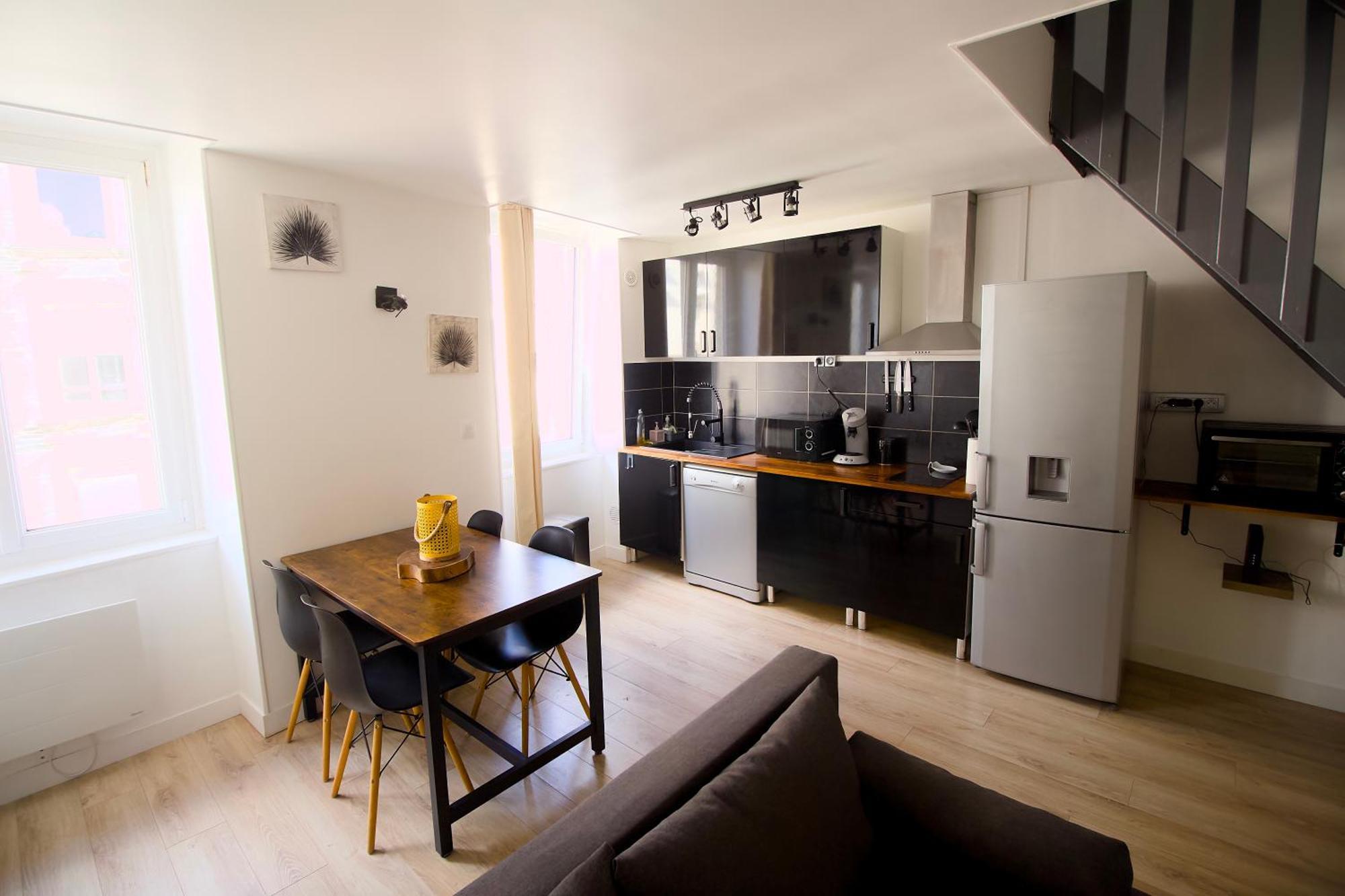 Triplex Lumineux A Cherbourg, Hyper Centre, 2 Pas Du Port & Vie Nocturne, Intendance Luxury Host Esterno foto