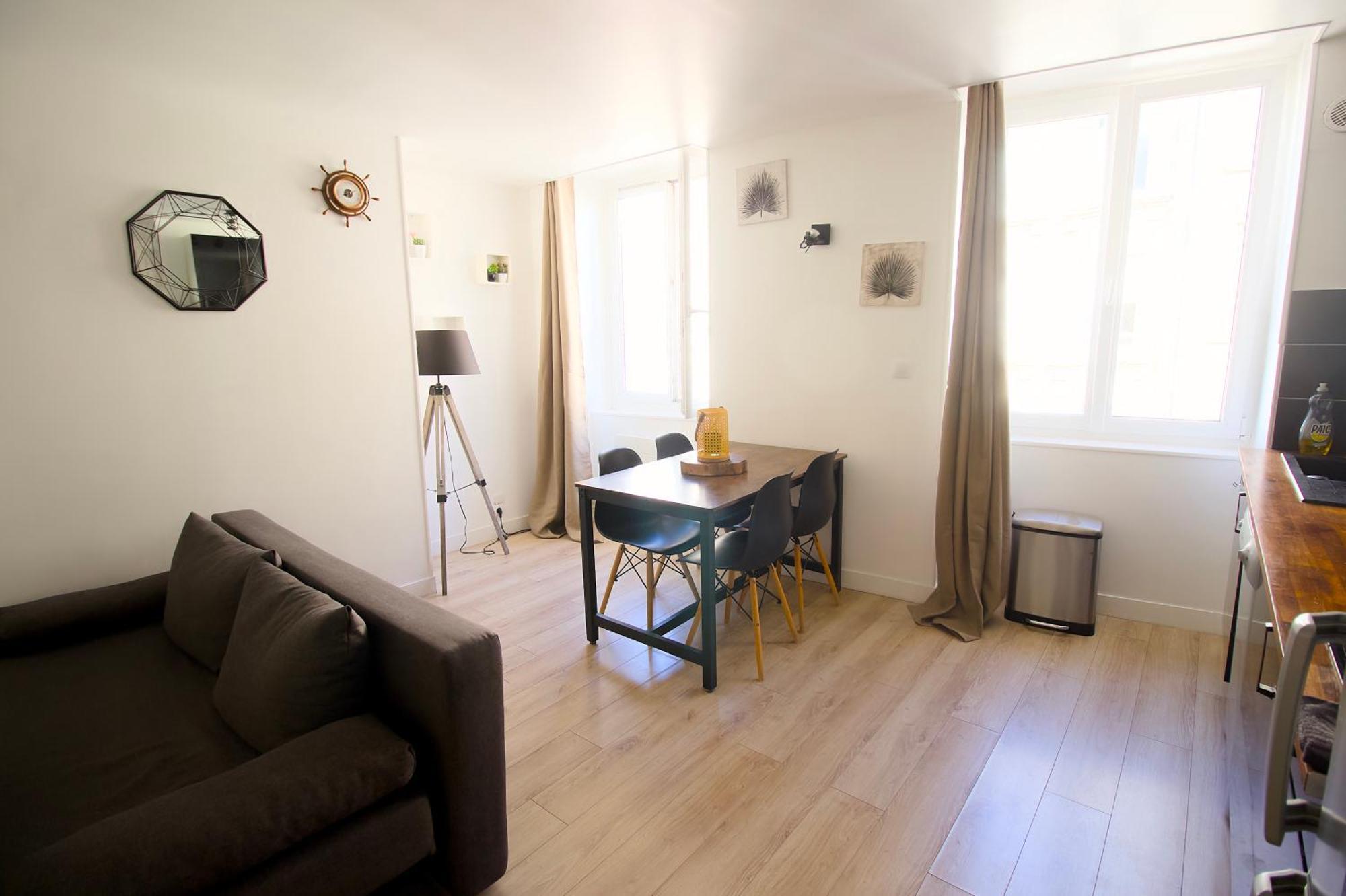 Triplex Lumineux A Cherbourg, Hyper Centre, 2 Pas Du Port & Vie Nocturne, Intendance Luxury Host Esterno foto