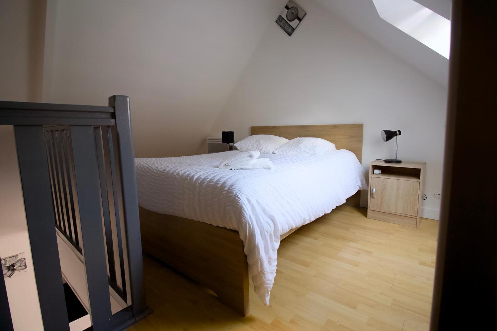 Triplex Lumineux A Cherbourg, Hyper Centre, 2 Pas Du Port & Vie Nocturne, Intendance Luxury Host Esterno foto